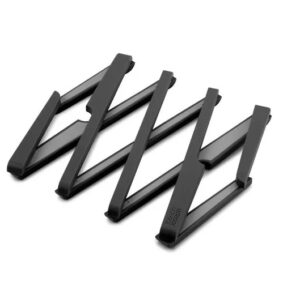 joseph-joseph-expandable-silicone-pot-stand-1