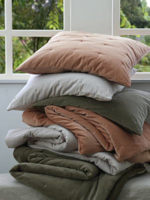 hana-rose-pin-tucked-cotton-velvet-quilt-large