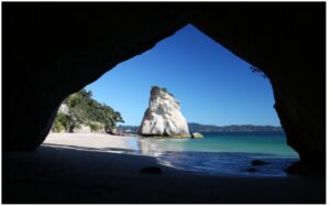 cathedral-cove-665x410mm-nz-canvas-print