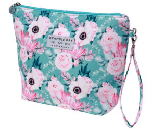 bramble-bay-cosmetic-bag-pink-floral-18x28x10cm-1