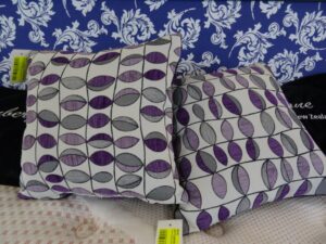 leaves-purple-grey-cushion-purple-back-42x42cm