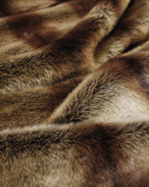 heirloom-red-lemur-acrylic-throw-150x180cm