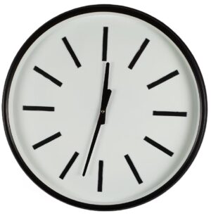 black-white-minimal-metal-wall-clock-51cm