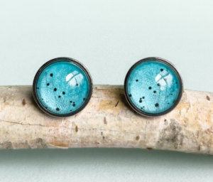 buttongrass-blue-stud-earrings-glass-stless-stee