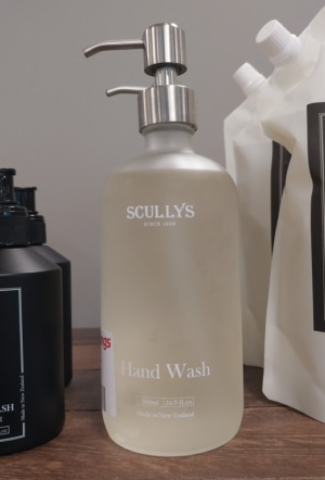scullys-roar-baytree-spice-handwash-glass-bottle