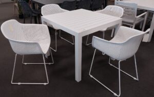 Matzo White Table 900X900 + 4 Lilac Chairs
