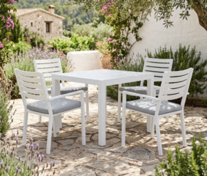 Matzo White Table 900X900 + 4 Mayfair Chairs