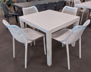 Matzo White Table 900X900 + 4 Nikita Chairs