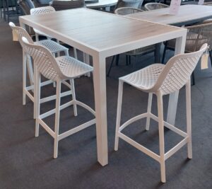 Tuscany White Bar Table + 4 Stools 1550X940X950