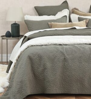 Hawthorne Ivy Embroidered Bedspread King