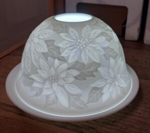 Poinsettia Bouquet Porcelain Dome 12X8Cm