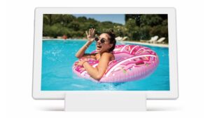 Frameo 10 Inch Portable Digital Photo Frame White