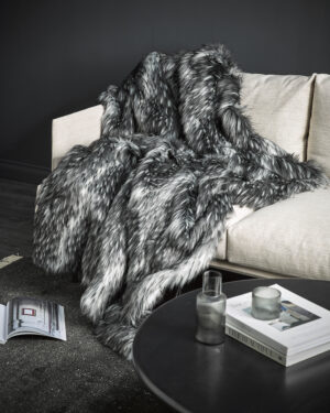 Heirloom Alaskan Wolf Acrylic Throw 150X220Cm