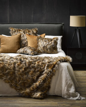 Heirloom Red Fox Acrylic Throw 150X220Cm