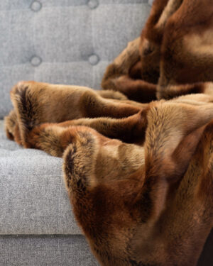Heirloom Red Lemur Acrylic Throw 150X180Cm