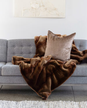 Heirloom Red Lemur Acrylic Throw 150X220Cm