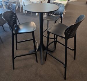 Finn Indoor Outdoor Bar Table + 4 Finn Barstools