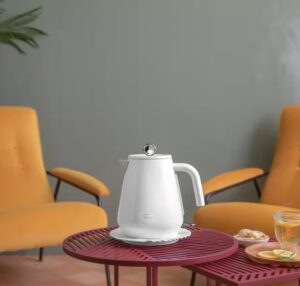 Delonghi Eclettica White Kettle