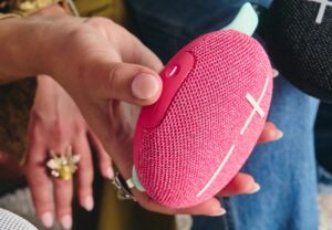 Ue Boom Miniroll Pink Bluetooth Speaker
